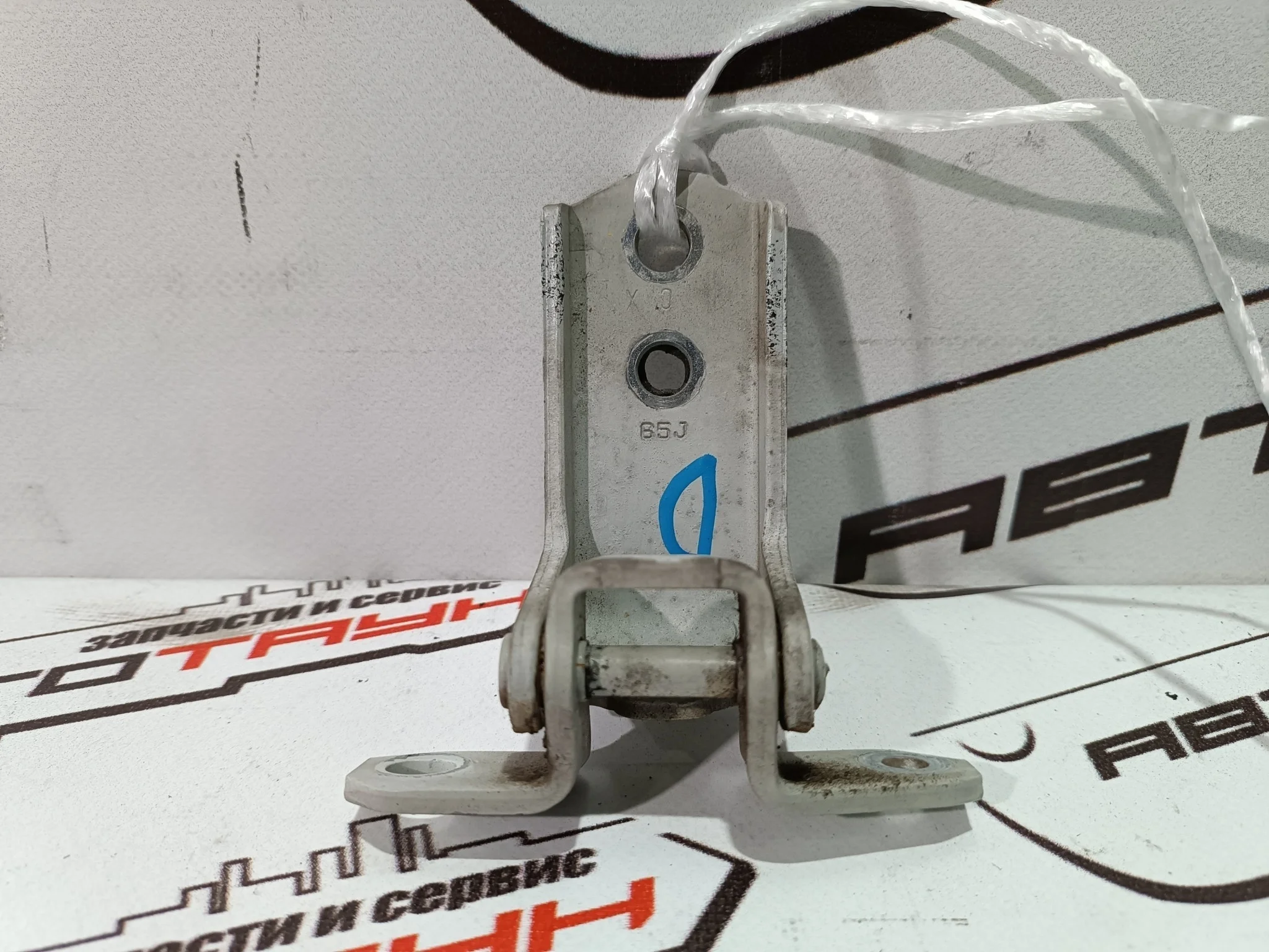 ПЕТЛЯ ДВЕРИ SUZUKI ПЕРЕД ПРАВО НИЗ 6932065J00