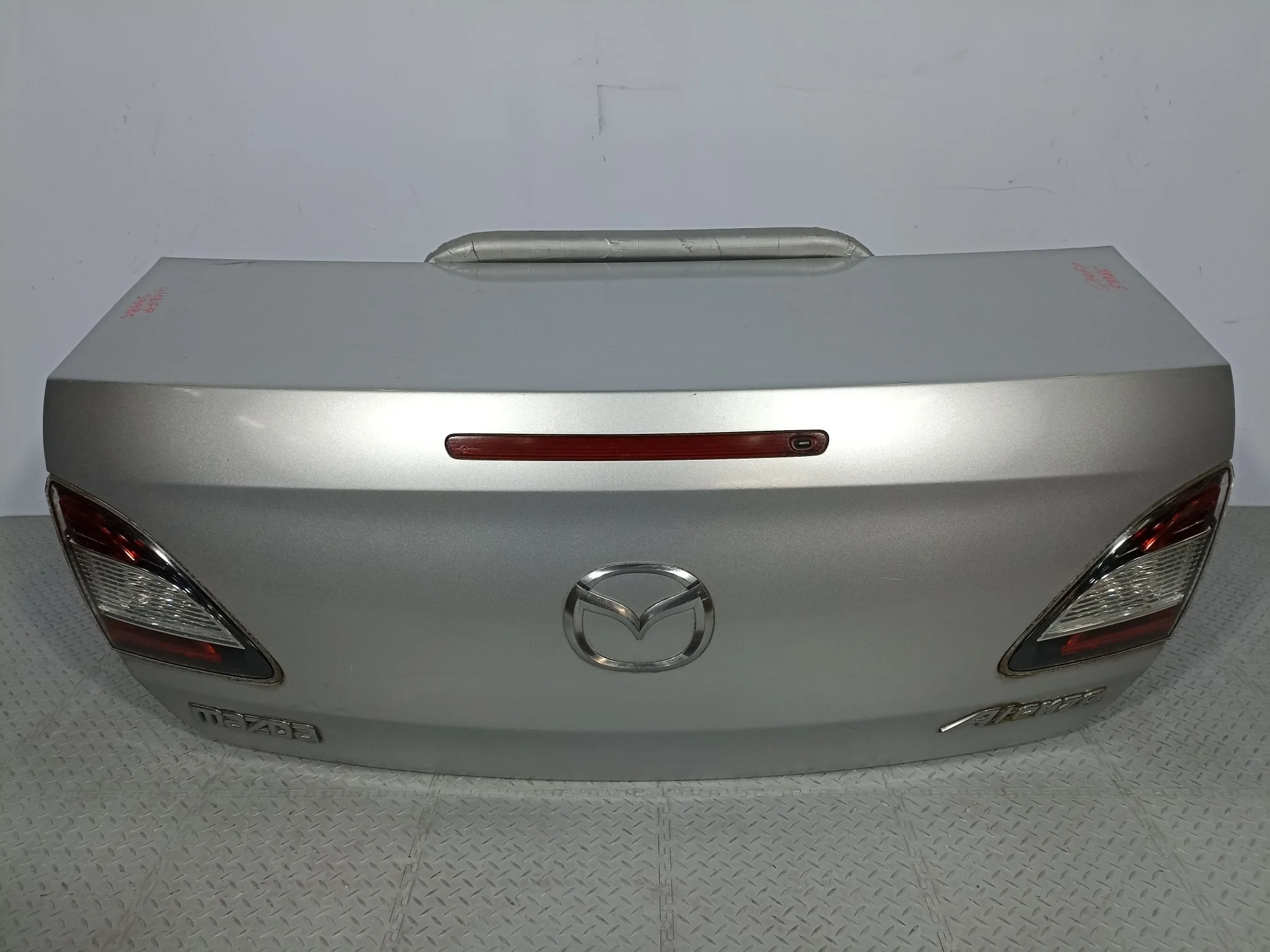 КРЫШКА БАГАЖНИКА MAZDA GSYD5261XA серебро, 22V S3985