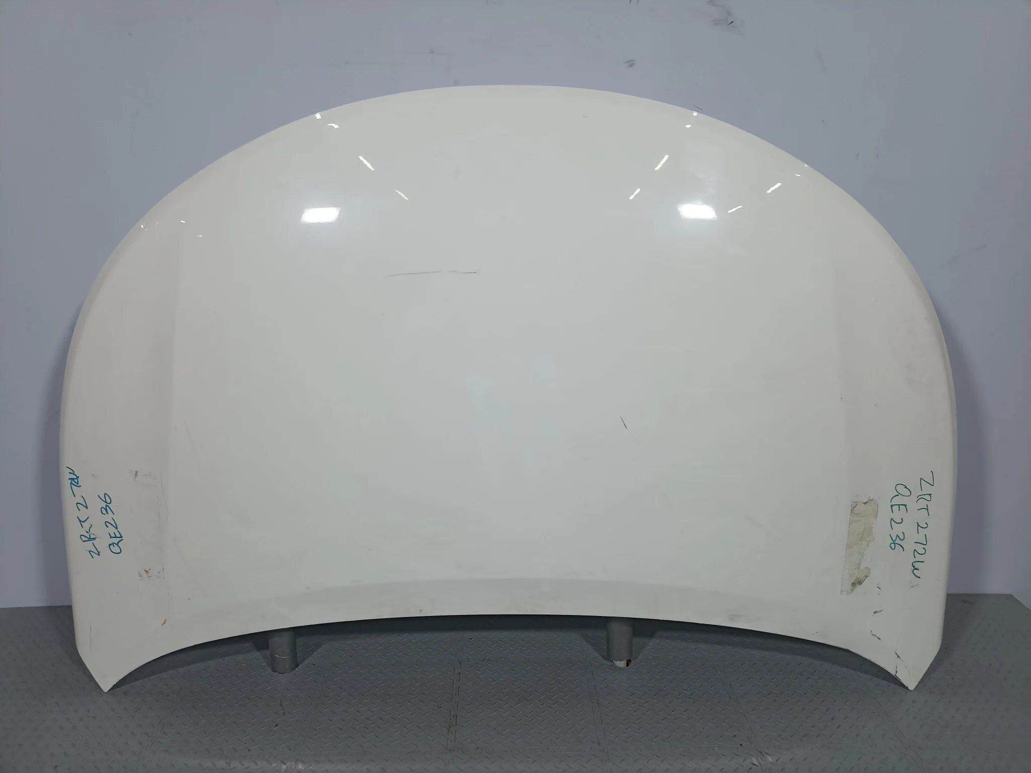 КАПОТ TOYOTA 5330105040 белый, 040 QE236