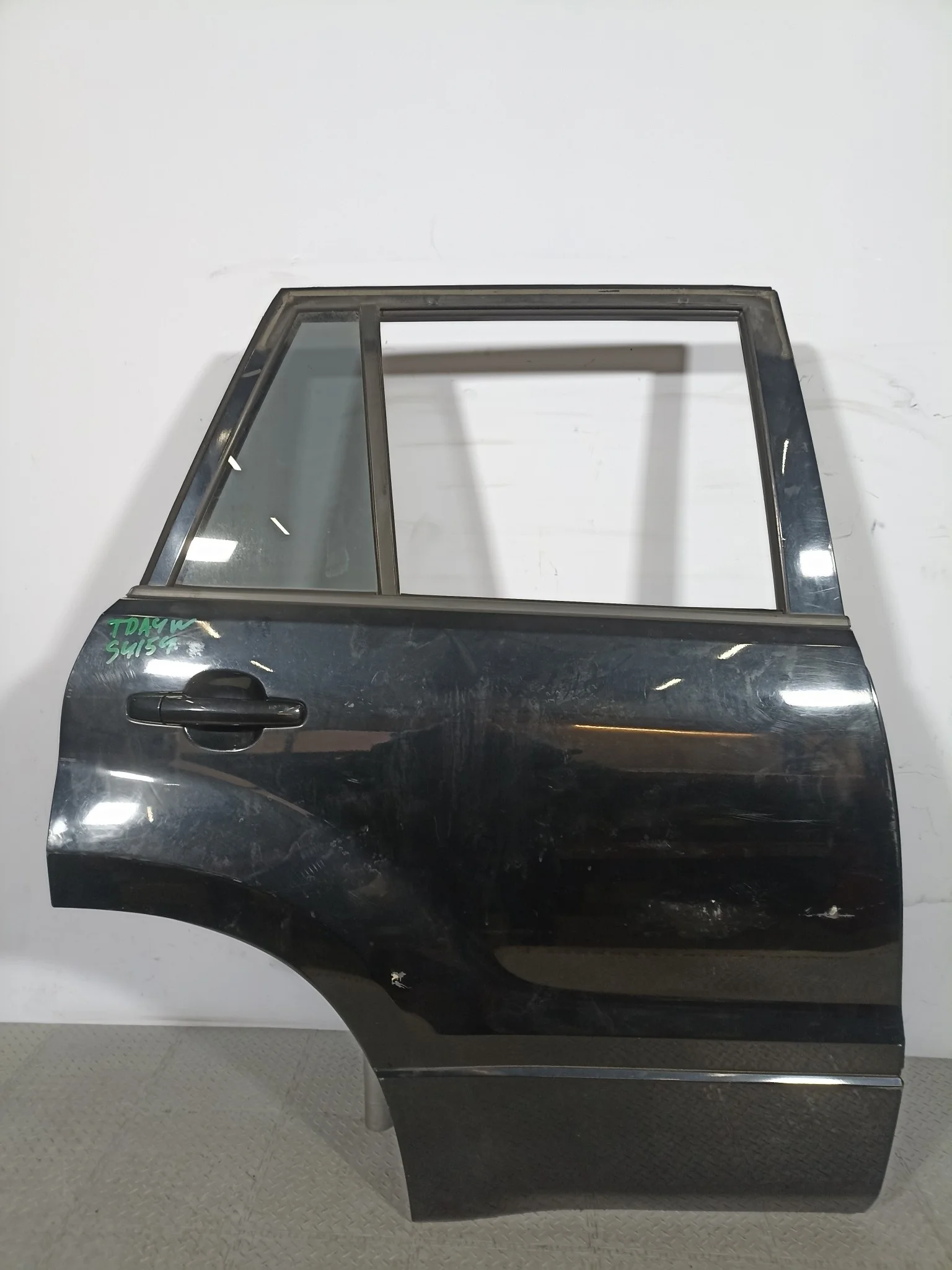 ДВЕРЬ SUZUKI ESCUDO GRAND VITARA 6800365832 ЗАДНЯЯ ПРАВАЯ черный, ZJ3 S4154