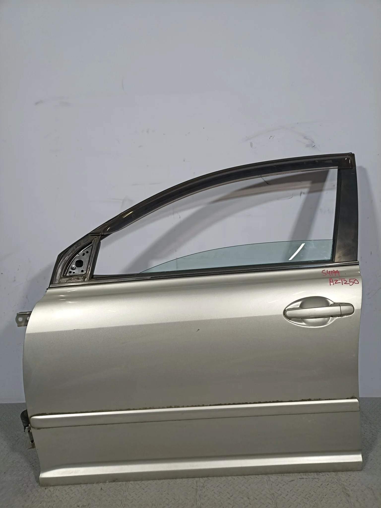 ДВЕРЬ TOYOTA 6700205050 ПЕРЕД ЛЕВО серебро, 1C0 S4199