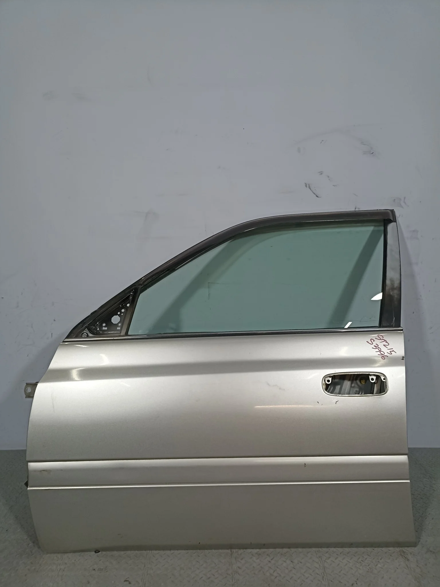 ДВЕРЬ TOYOTA 670022B040 ПЕРЕД ЛЕВО серебро, 1C0 S3996