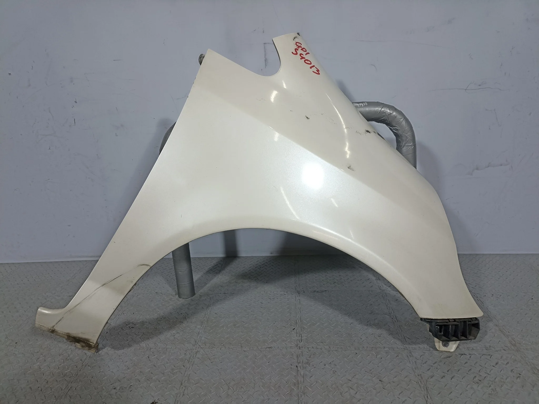 КРЫЛО HONDA 60211SAA000ZZ ПЕРЕД ПРАВО белый, NH624P S4013