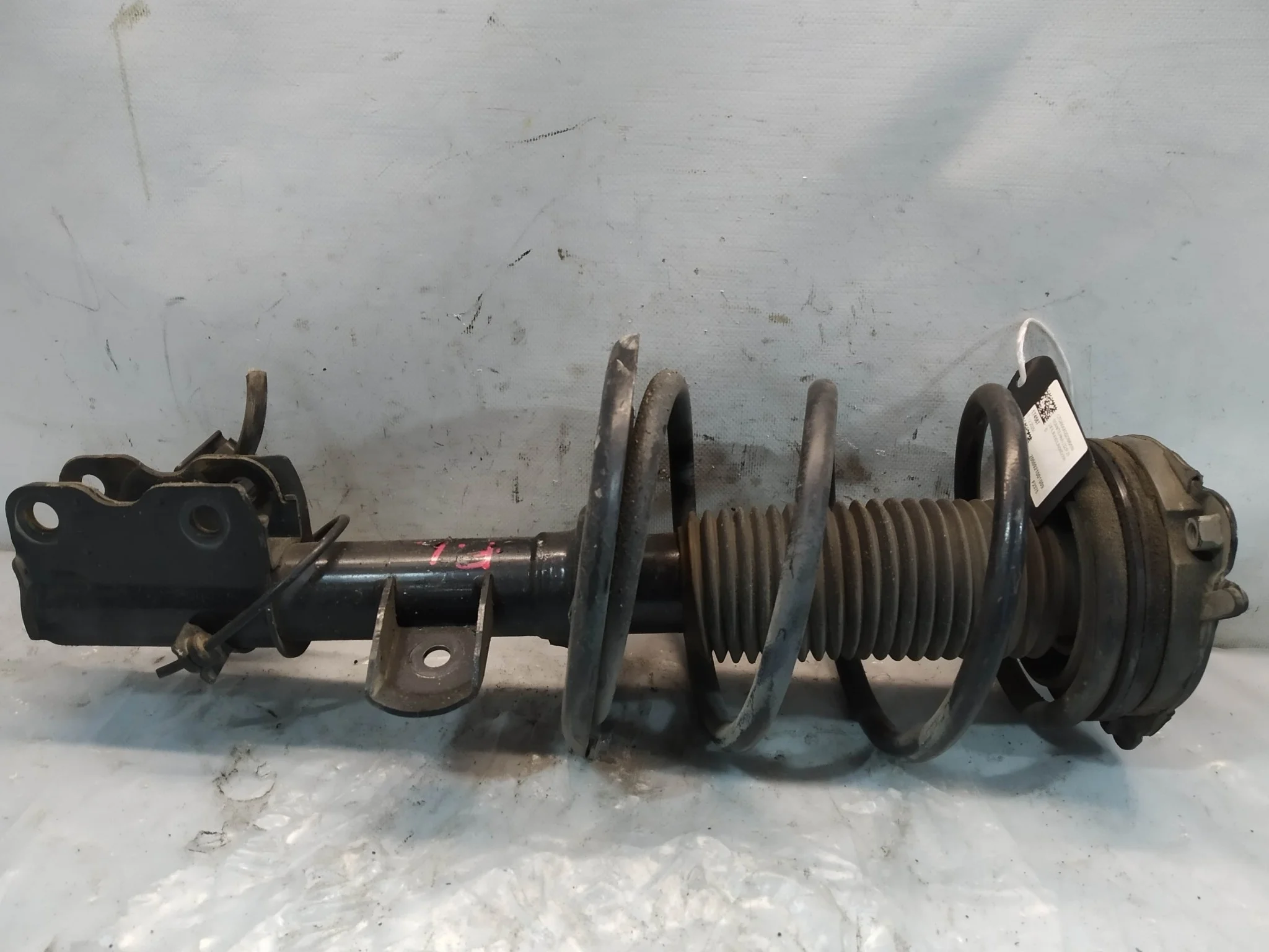 СТОЙКА ХОДОВКИ NISSAN ПЕРЕД ЛЕВО E4303JN00D F2375