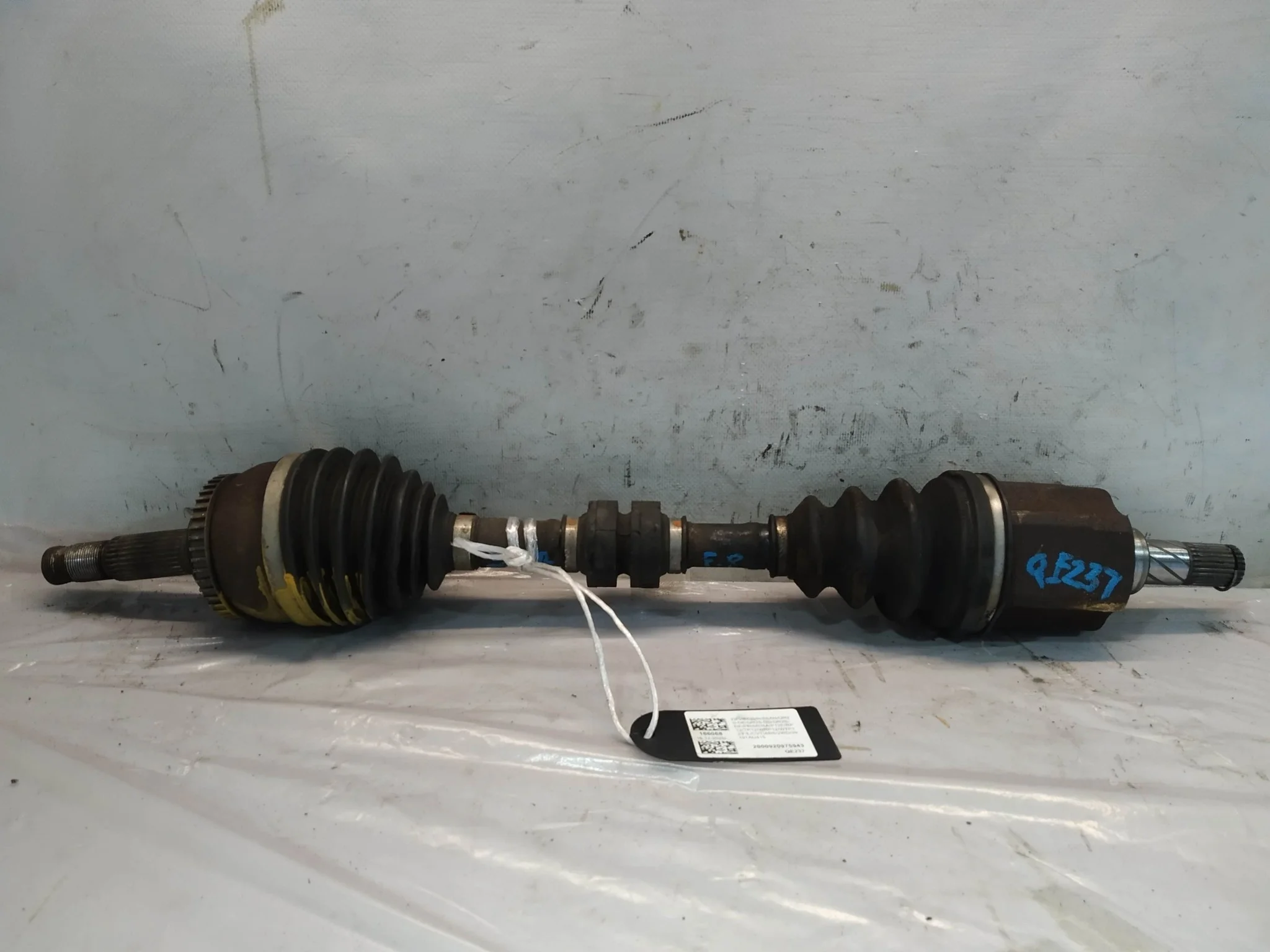 ПРИВОД NISSAN ПЕРЕД ЛЕВО 39101AU415 QE237