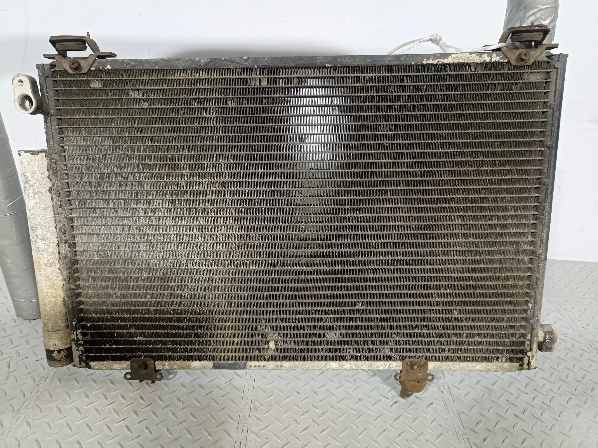 РАДИАТОР КОНДИЦИОНЕРА TOYOTA 8846052010 QE232Z