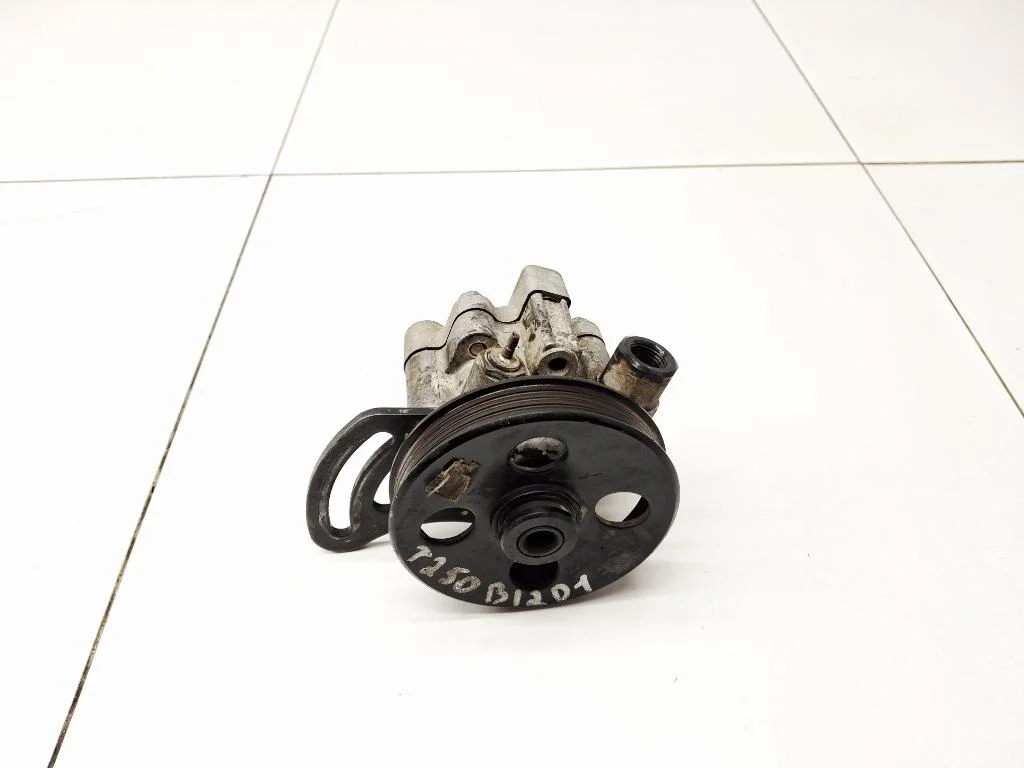 Насос гидроусилителя Chevrolet Spark M300