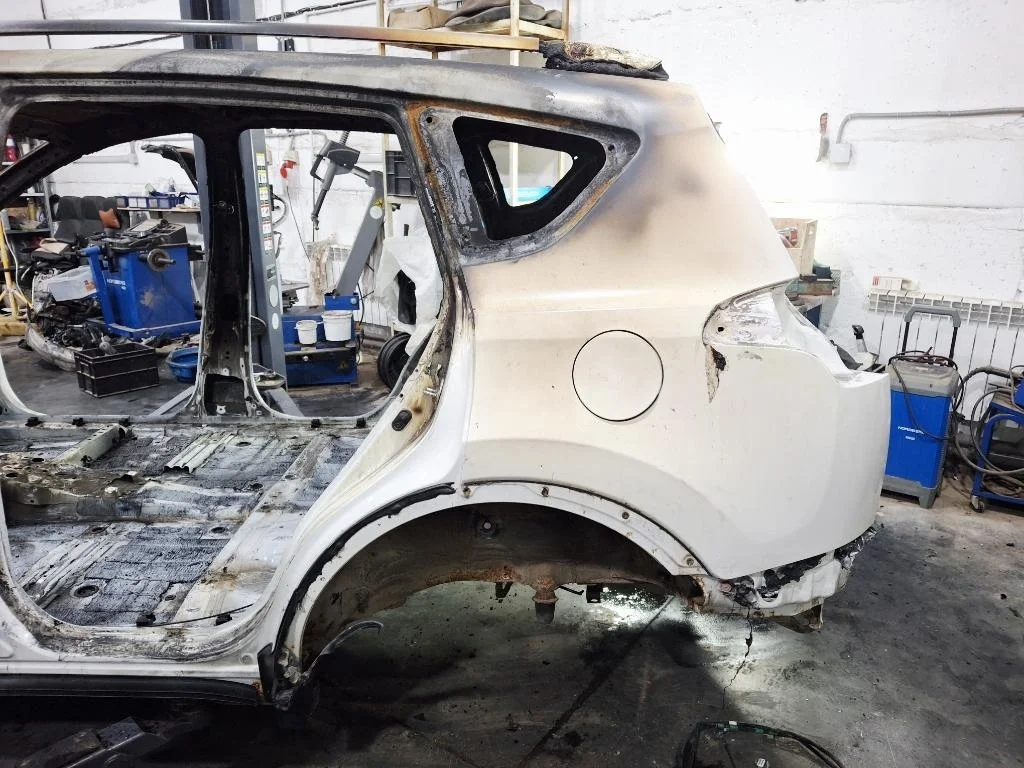 Крыло заднее левое Toyota RAV4 2015 A40