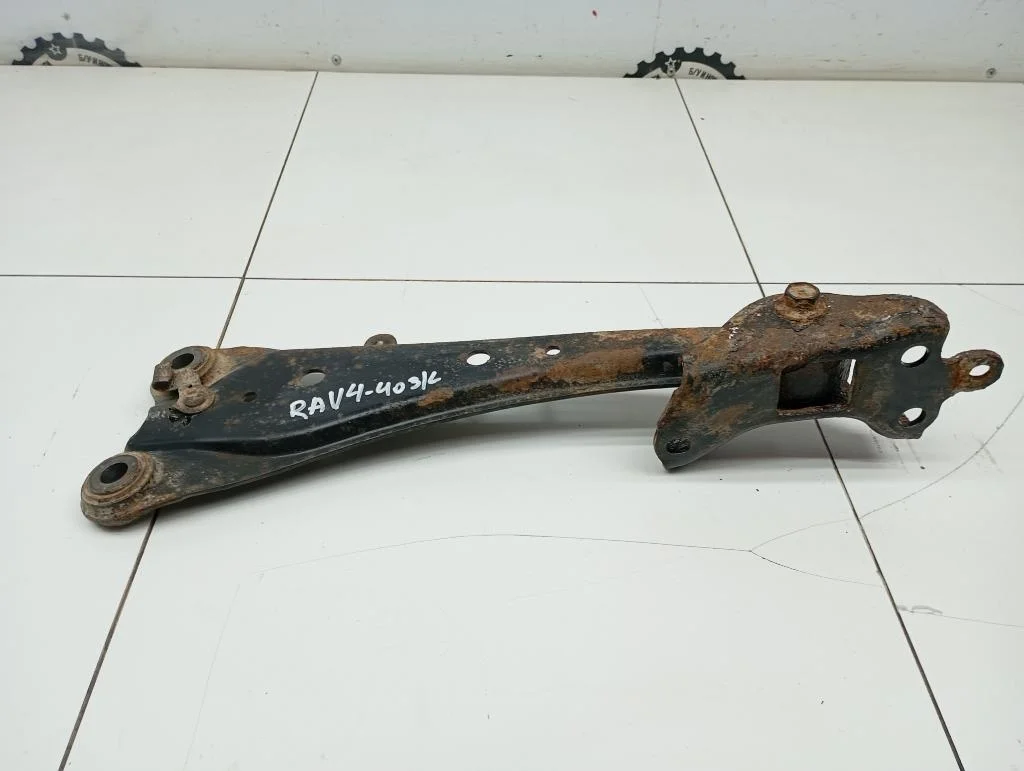 Рычаг задний продольный левый Toyota RAV4 2015 A40