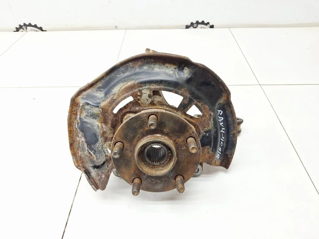 Кулак поворотный передний правый Toyota RAV4 2015 A40