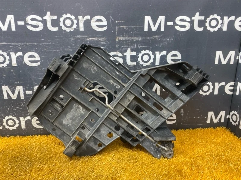 Кронштейн фары Porsche Cayenne 2008 95563104300 957 M4851, левый