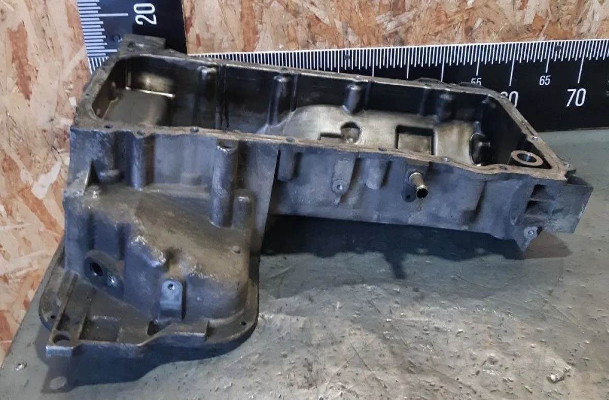 Поддон масляный двигателя Nissan Navara D40 (2004—2010) 2008 серебристый