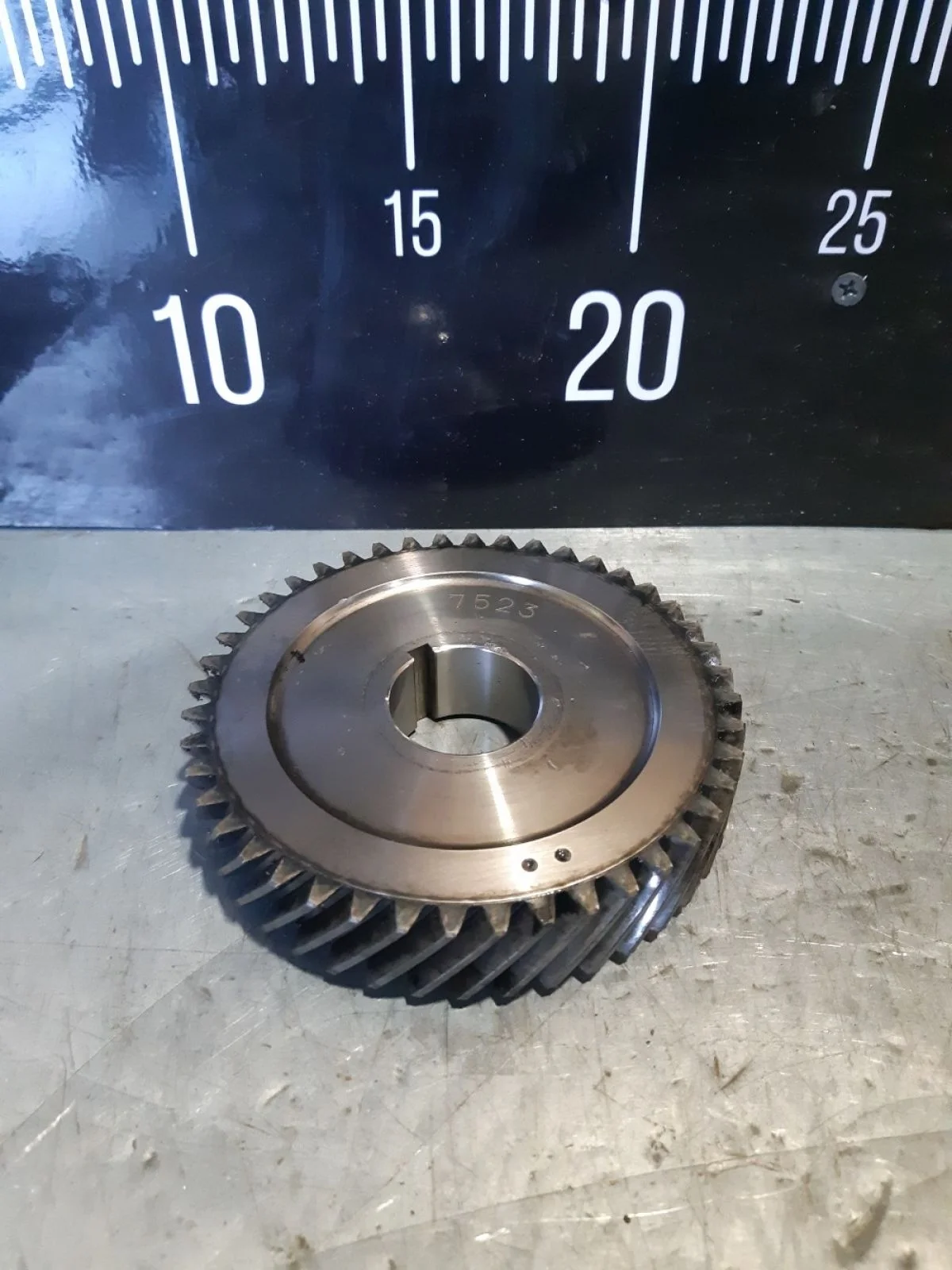 Шестерня балансирного вала Nissan Navara D40 (2004—2010) 2008 серебристый