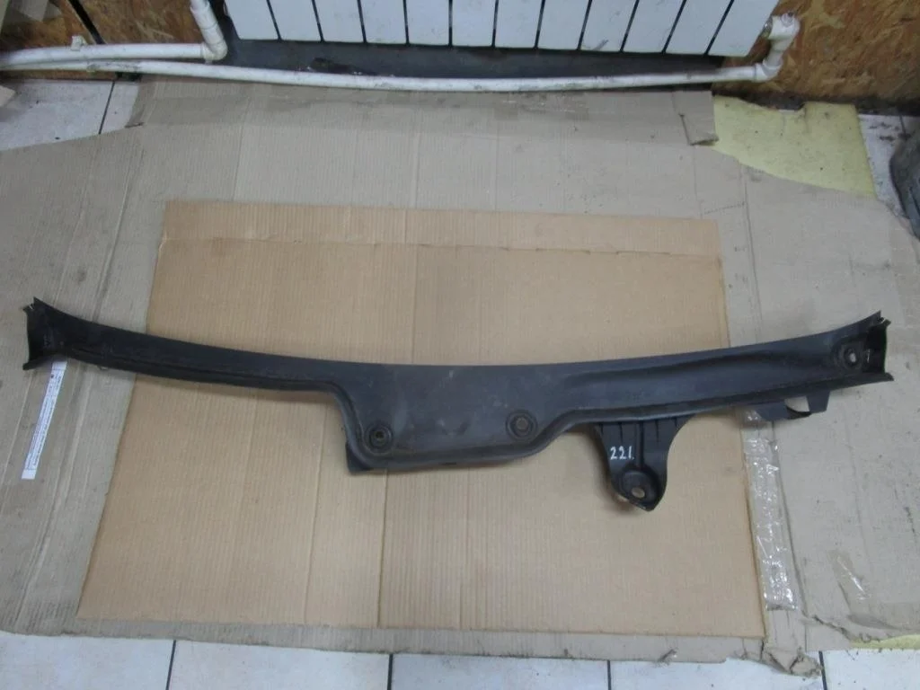 Жабо Mercedes-Benz