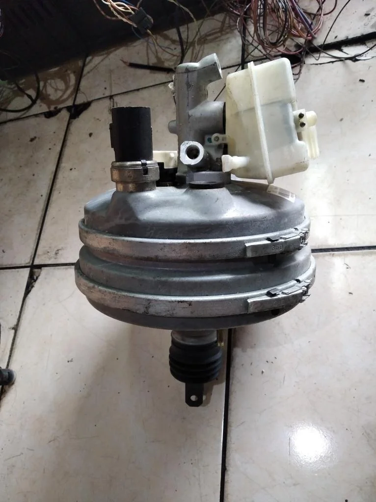 Вакуумный усилитель тормозов Mercedes-Benz