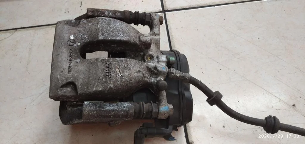 Суппорт задний левый Mercedes-Benz