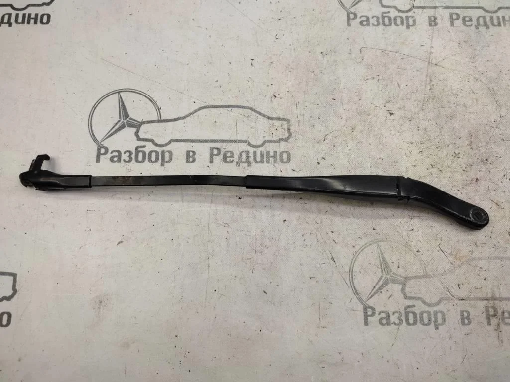 Поводок дворников Mercedes-Benz