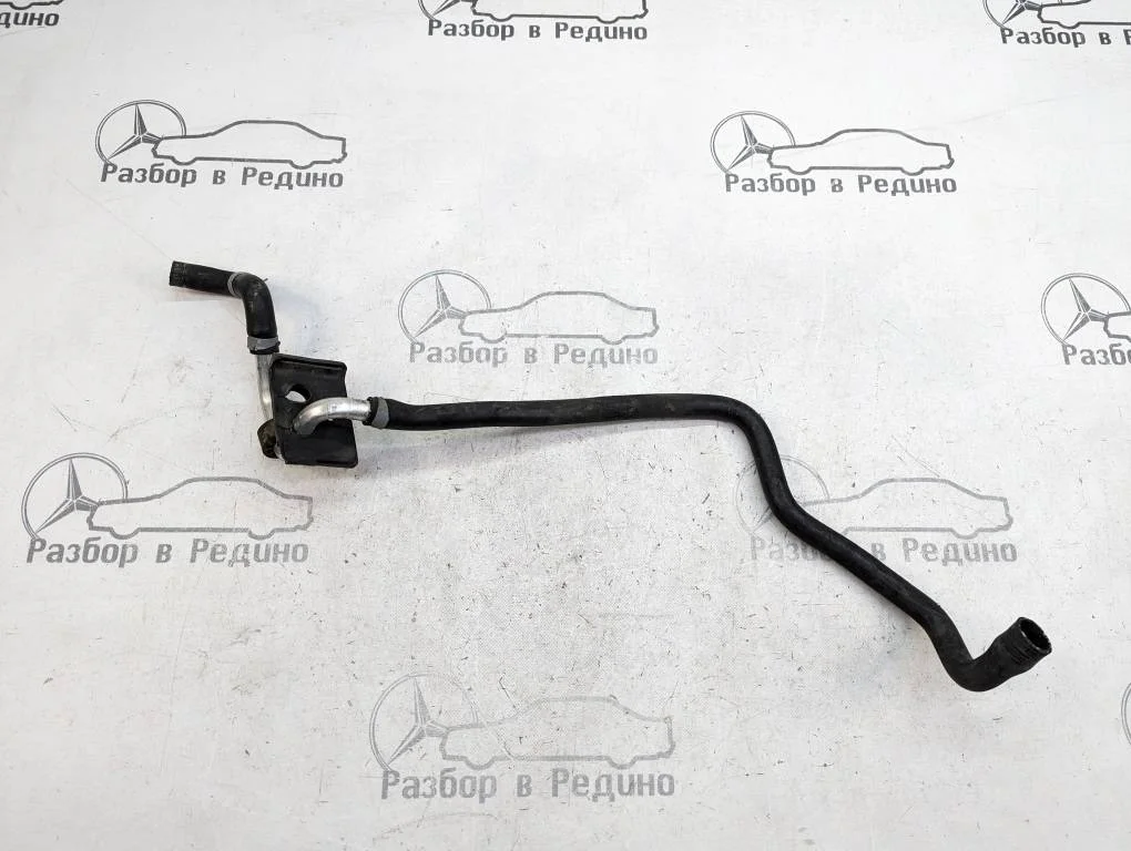 Патрубок ОЖ Mercedes-Benz