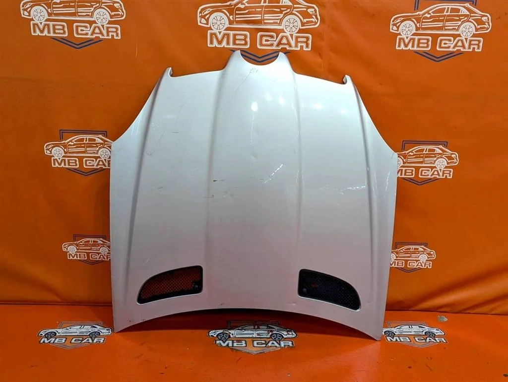 Капот Mercedes-Benz