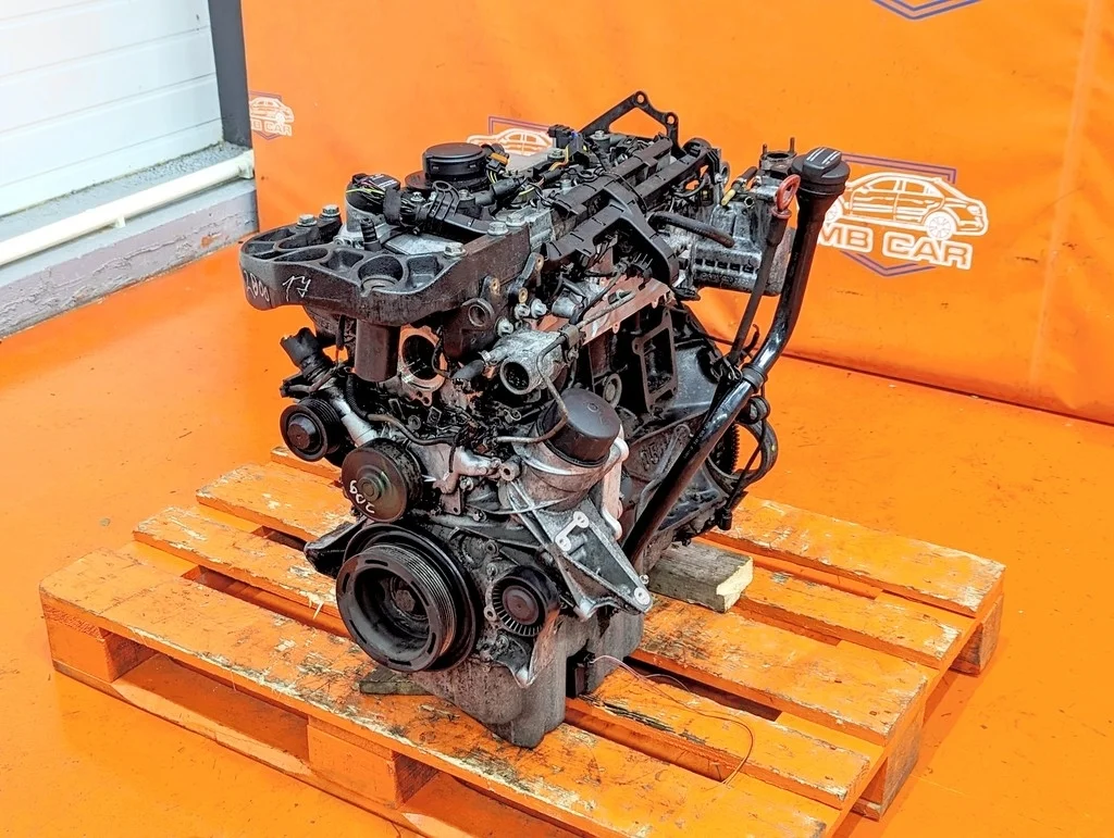 Двигатель дизельный Mercedes-Benz