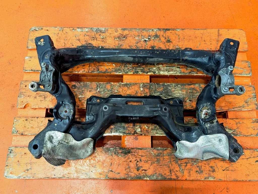 Подрамник передний Mercedes-Benz