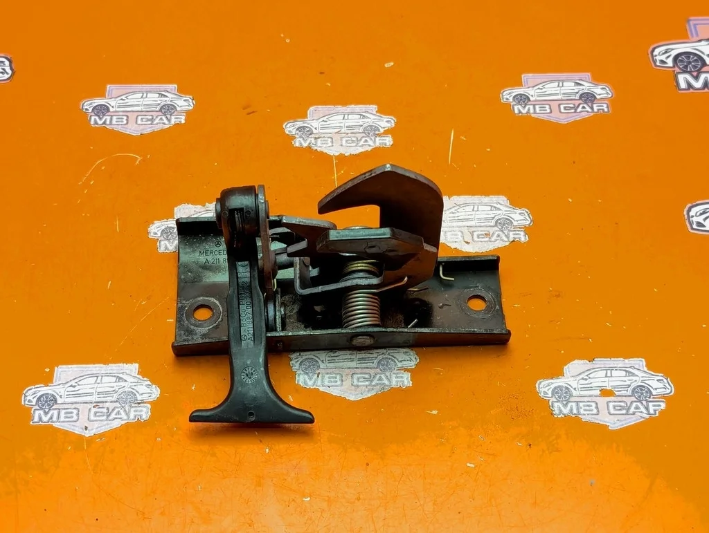 Замок капота Mercedes-Benz