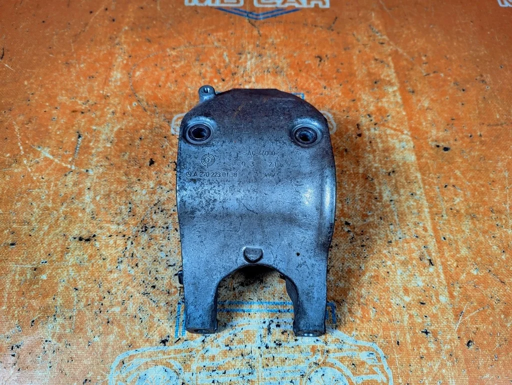 Опора двигателя задняя Mercedes-Benz