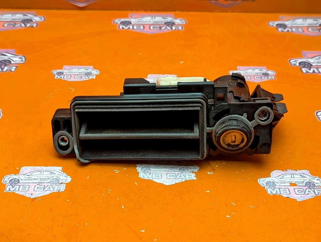 Ручка открытия багажника Mercedes-Benz