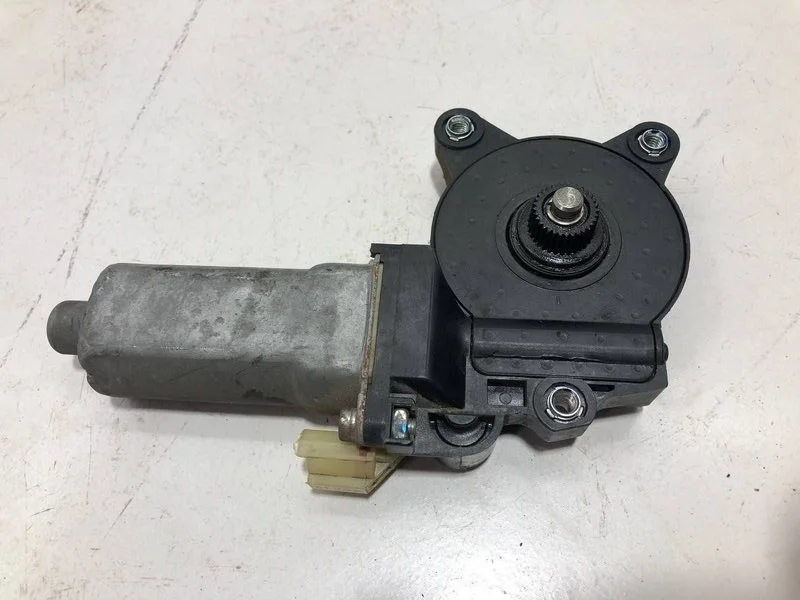 Моторчик стеклоподъемника передний правый Hyundai