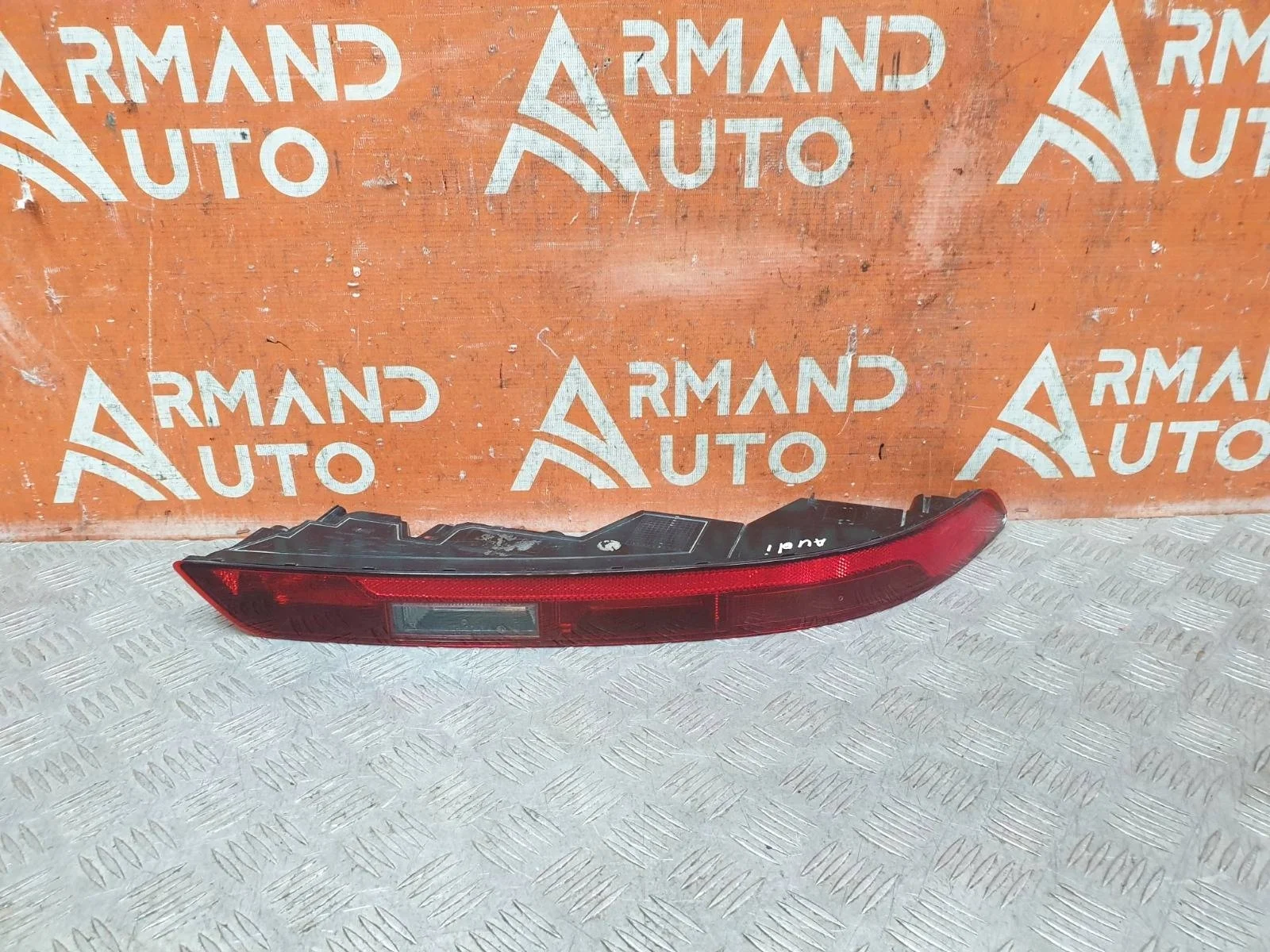 Фонарь противотуманный Audi Q5 2017-2020 FY