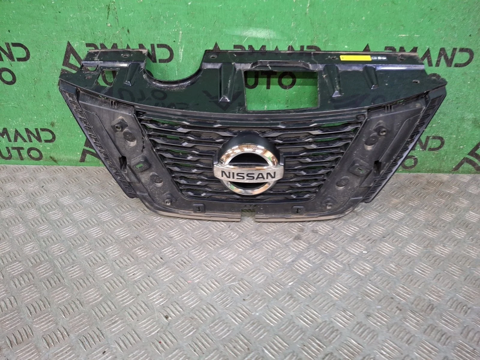 Решетка радиатора Nissan X-Trail 2017-2022 3 T32