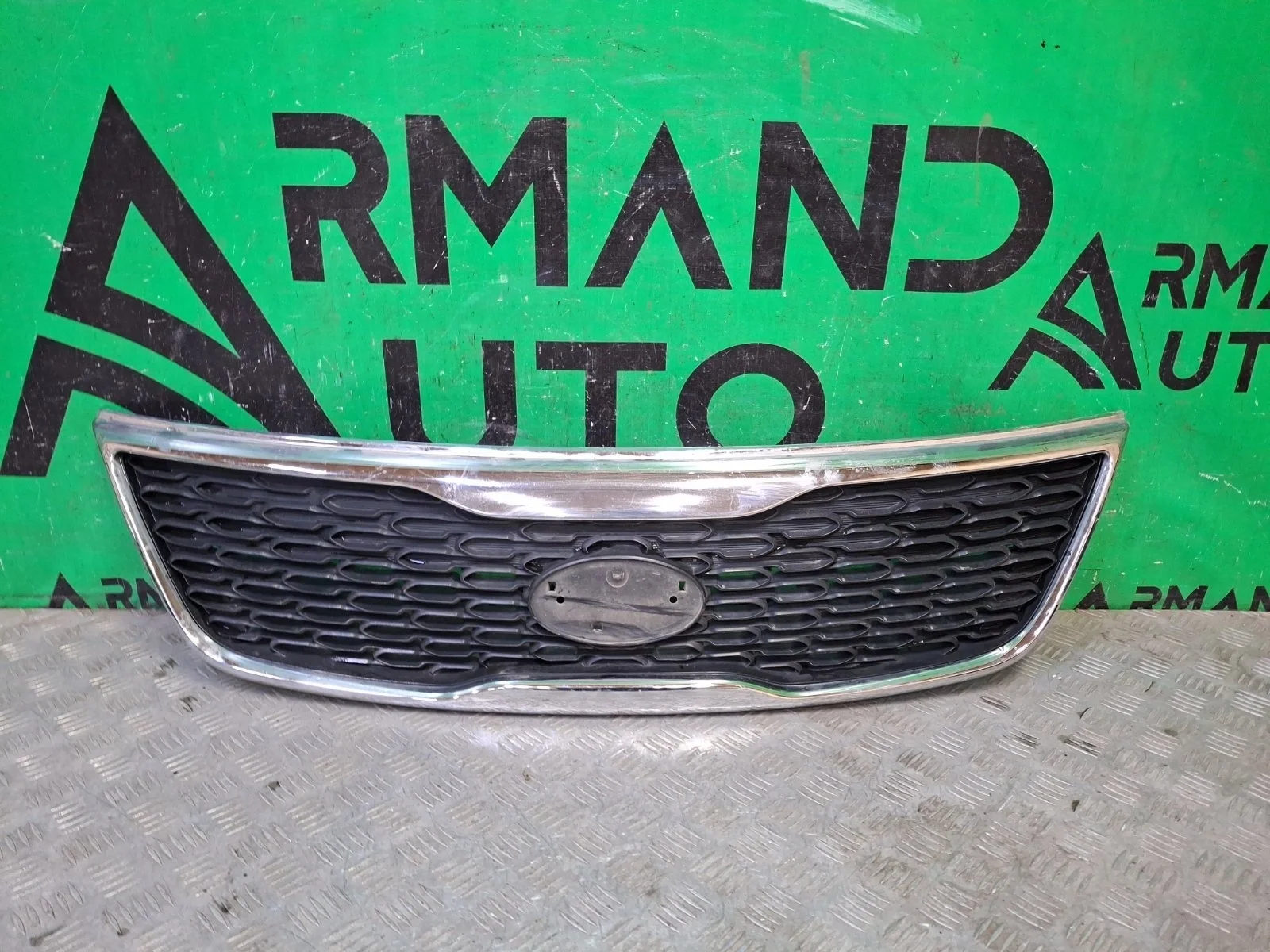 Решетка радиатора Kia Sorento 2012-2019 XM