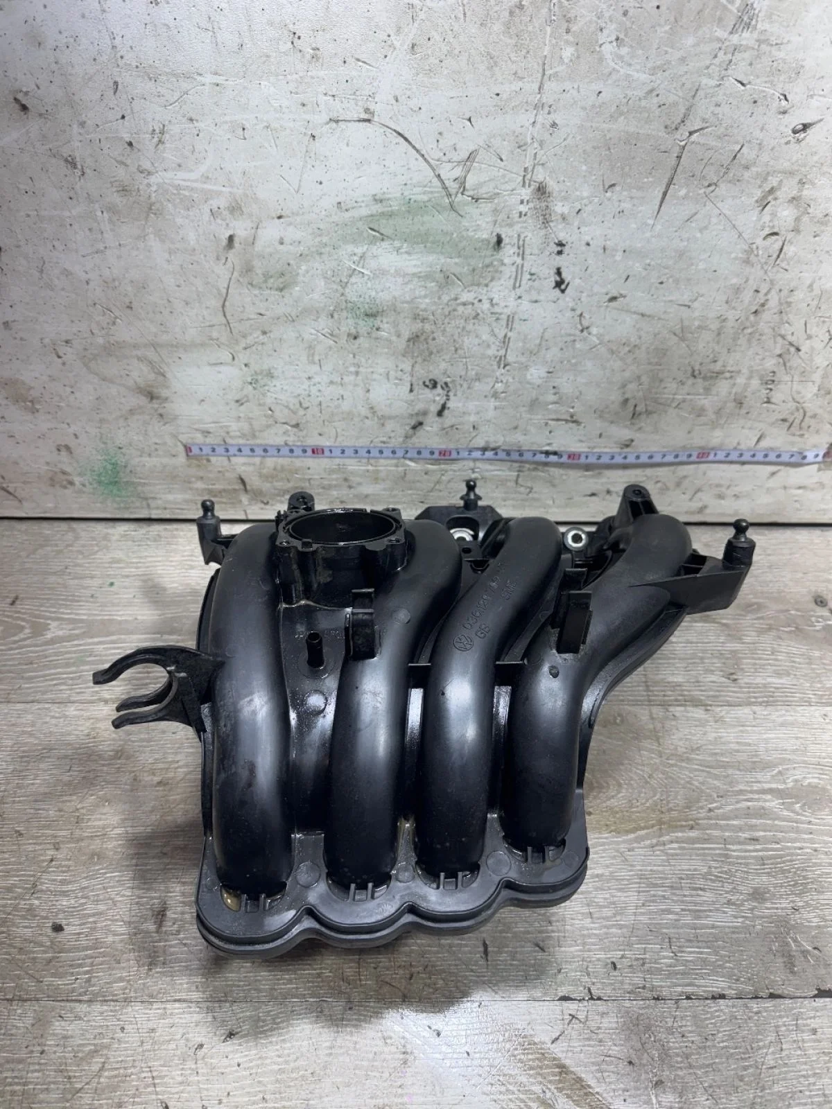 Коллектор впускной Volkswagen Golf Mk5 (2003—2009)