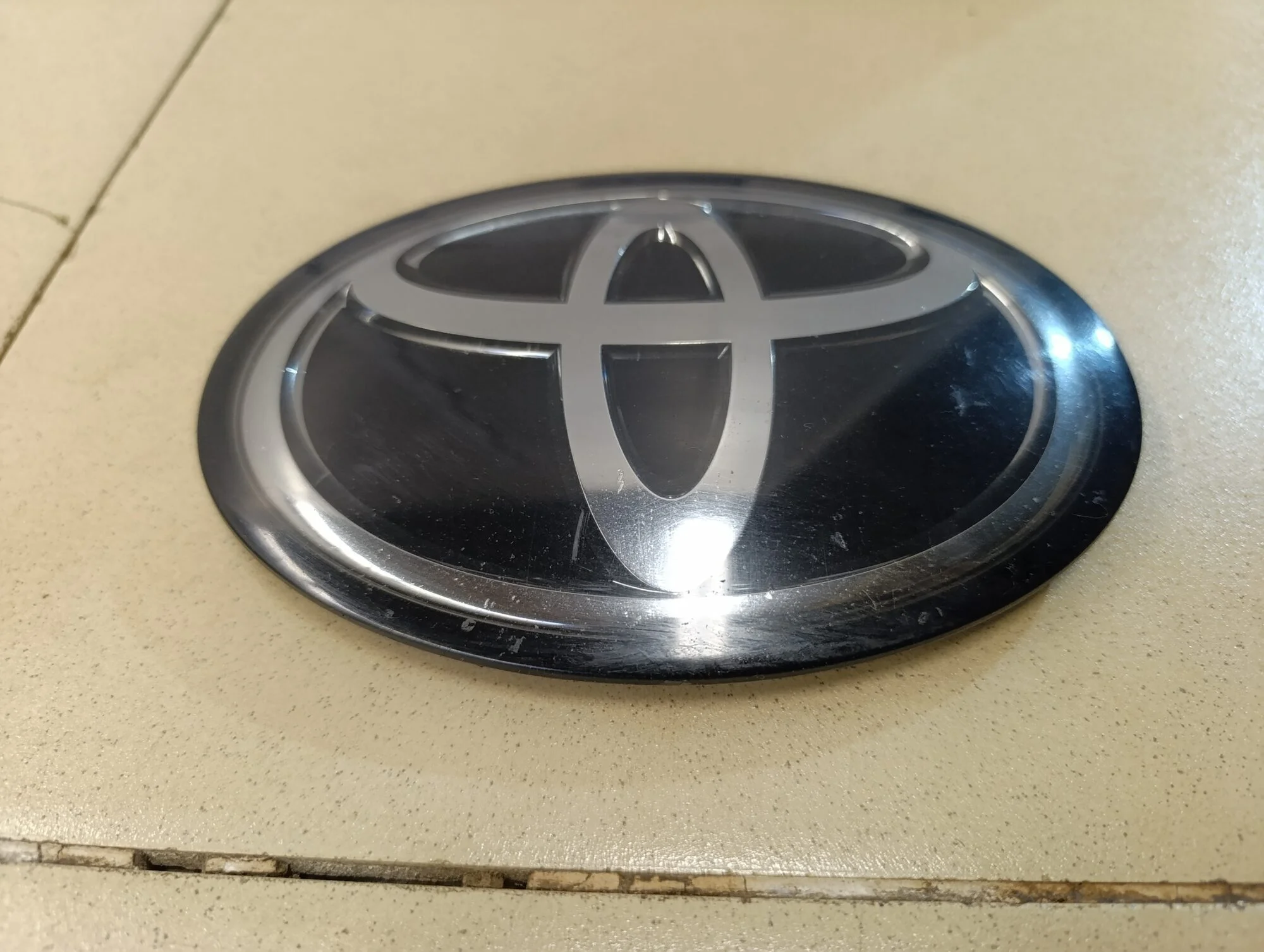 Эмблема RAV 4 2019>