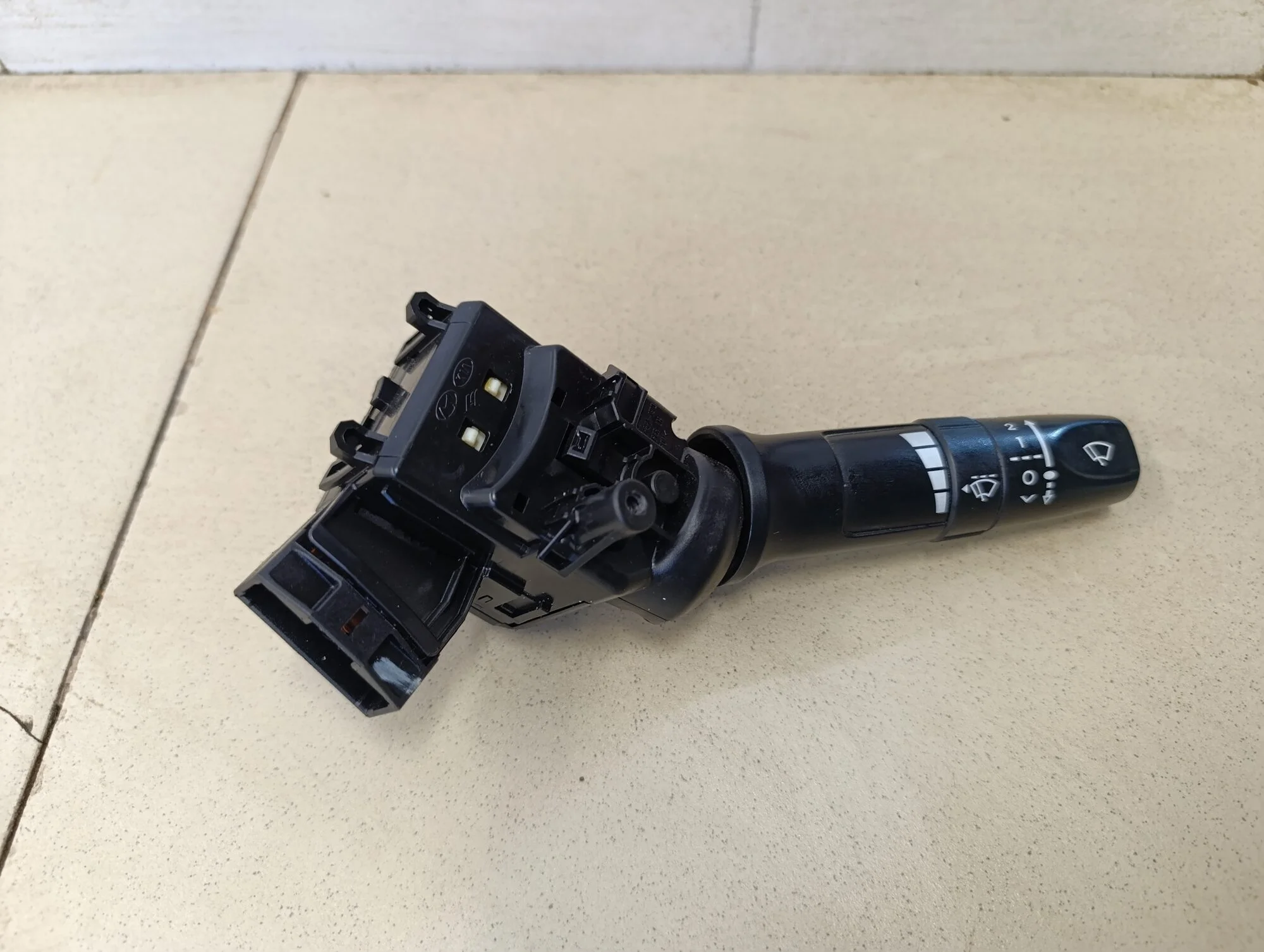 Переключатель стеклоочистителей Solaris 2010-2017