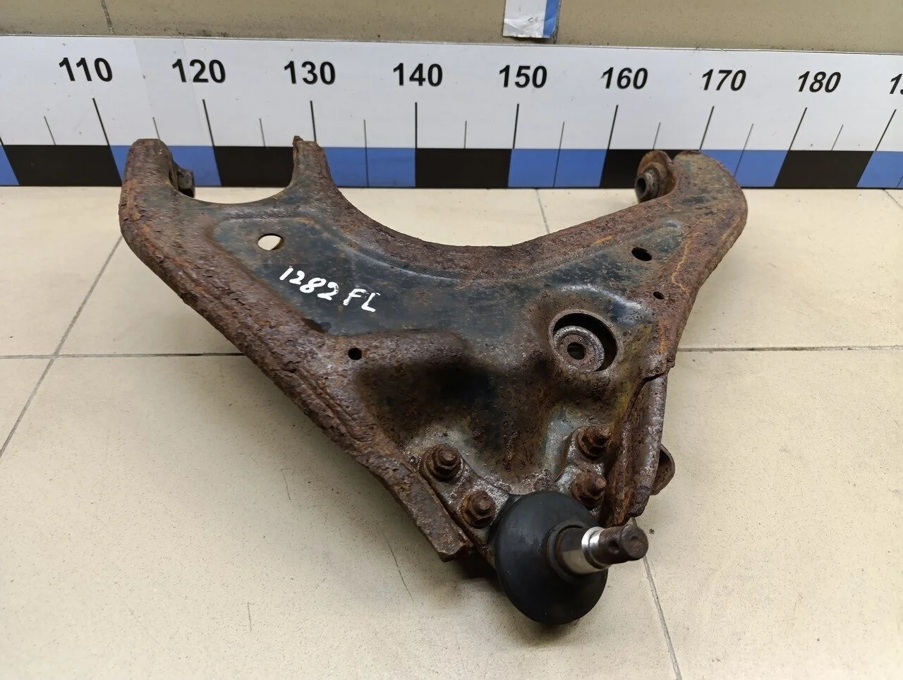 Рычаг передний нижний левый Ranger 2006-2012