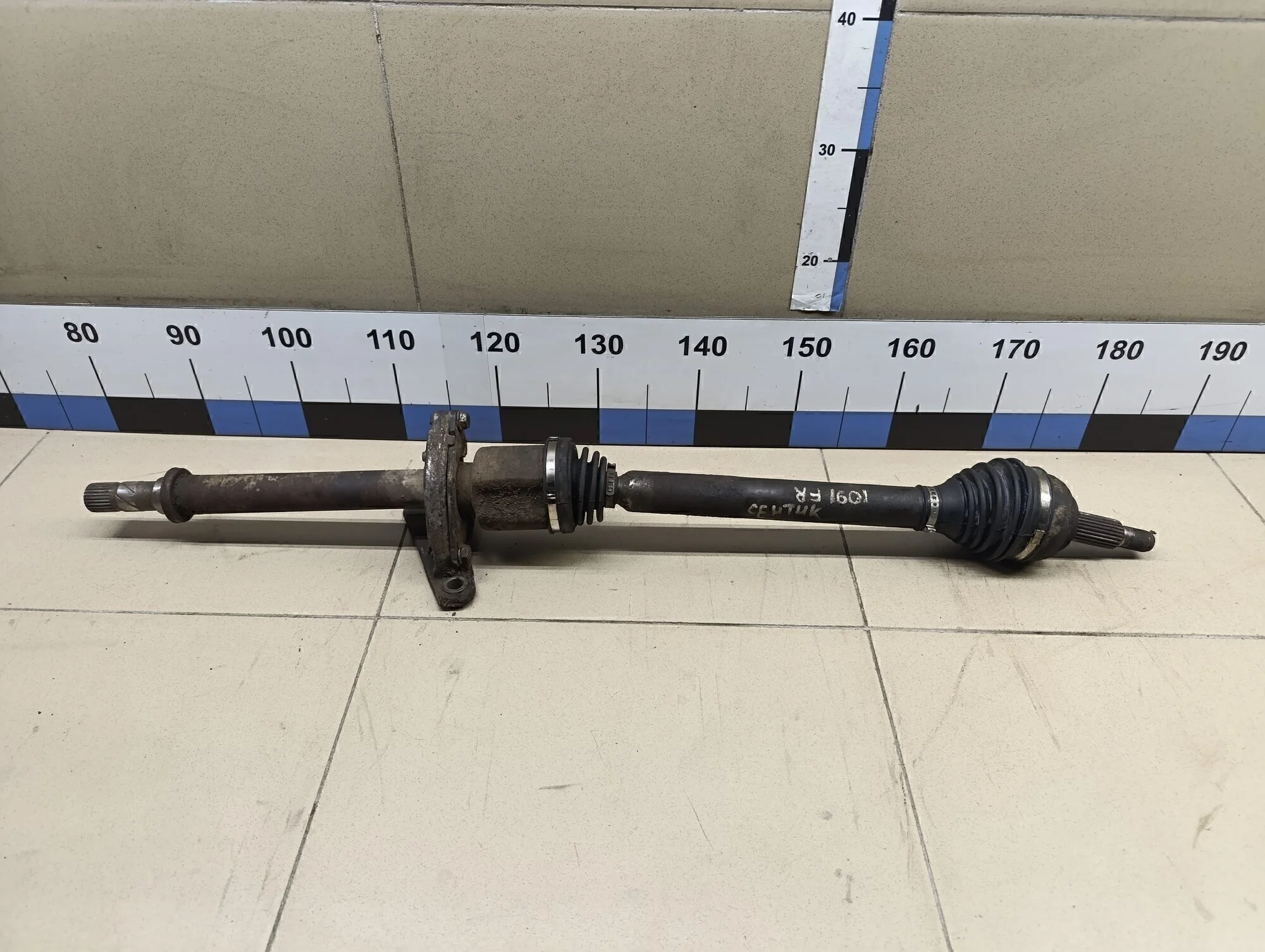 Полуось передняя правая Scenic 2003-2009