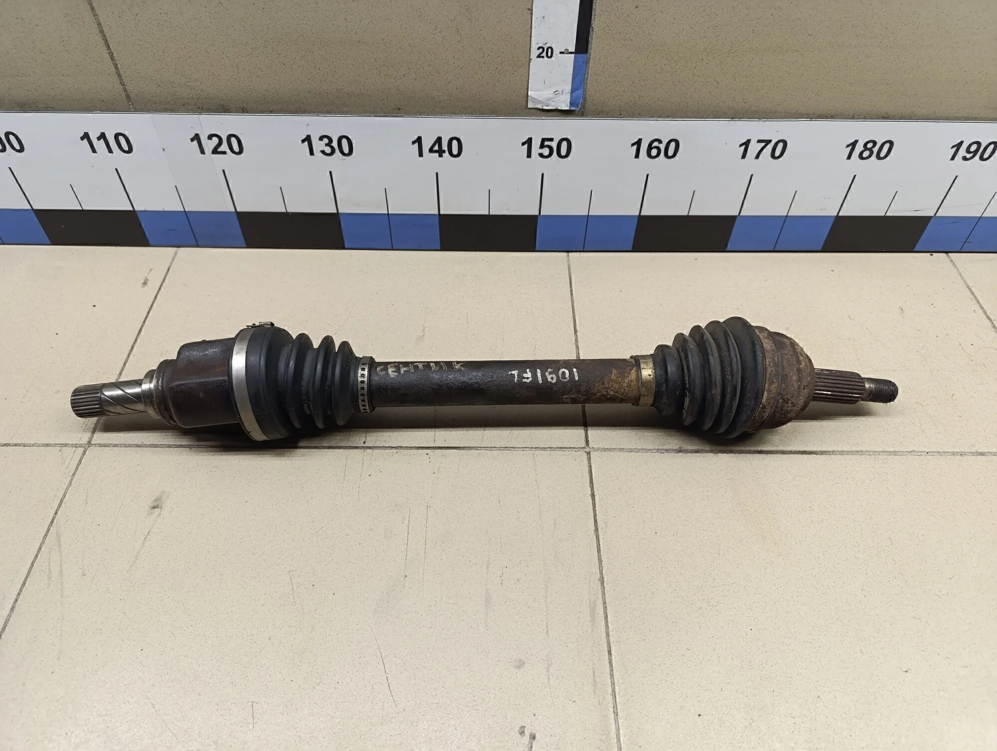 Полуось передняя левая Scenic 2003-2009