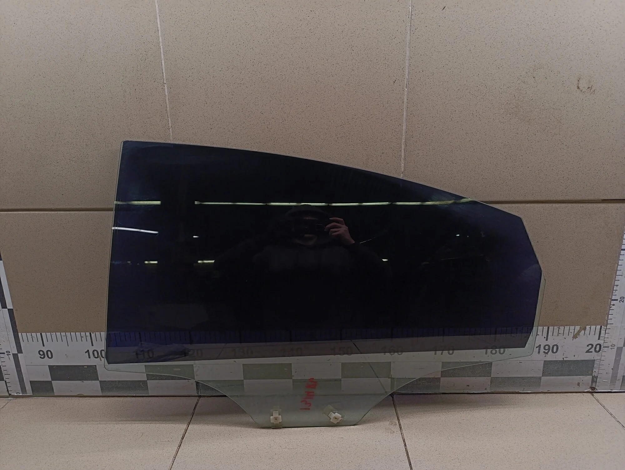 Стекло двери задней левой Solaris 2010-2017