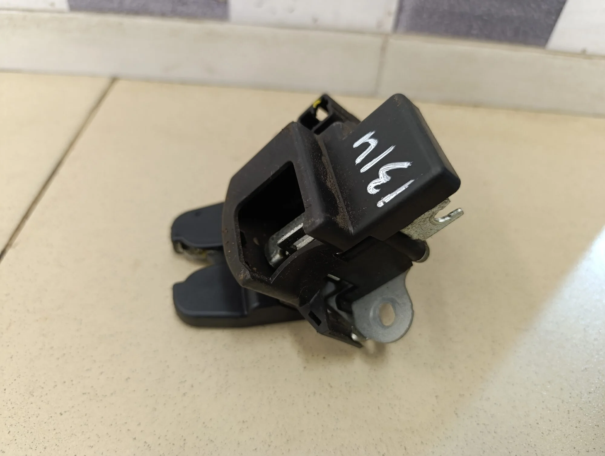 Замок багажника Solaris 2010-2017