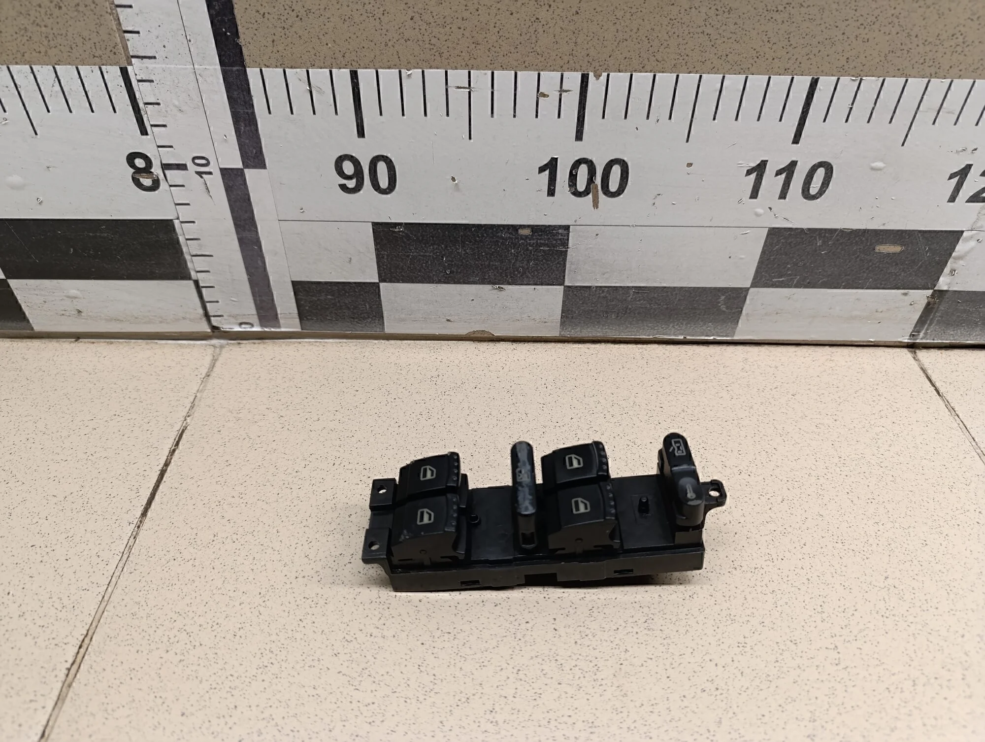 Блок управления стеклоподъемниками Passat [B5] 1996-2000