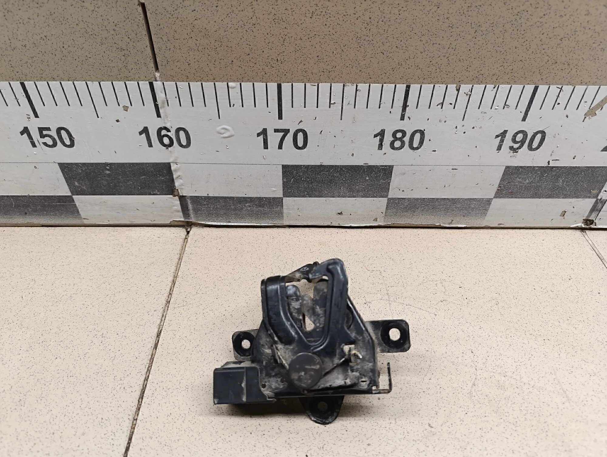 Замок капота Solaris 2010-2017