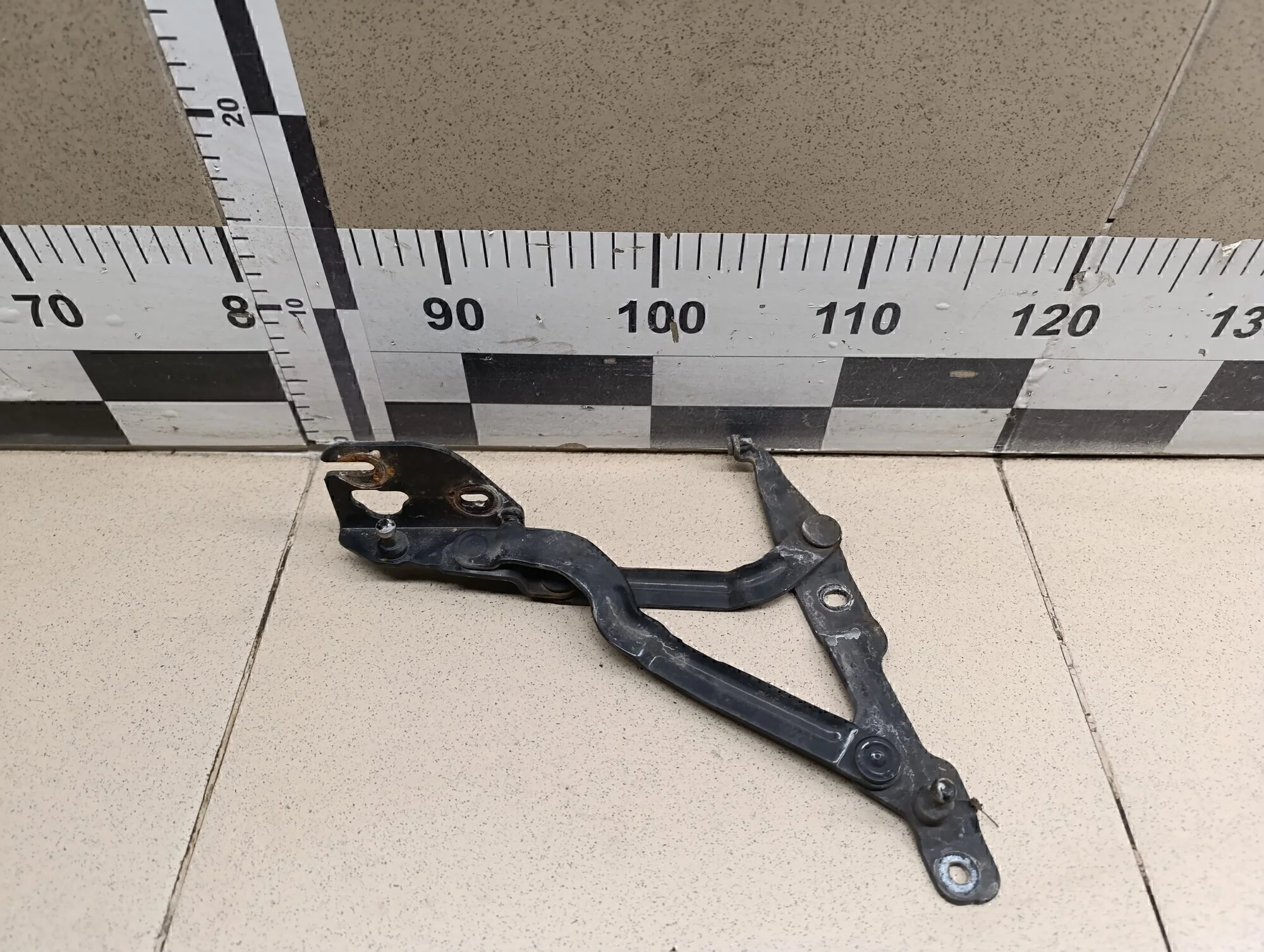 Петля крышки багажника A4 [B5] 1994-2000