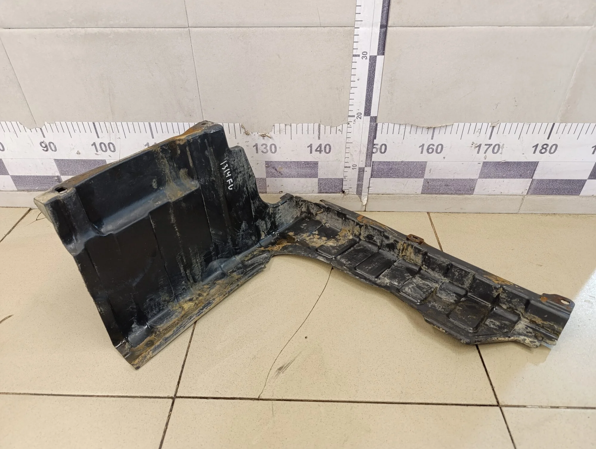 Пыльник двигателя боковой левый Solaris 2010-2017