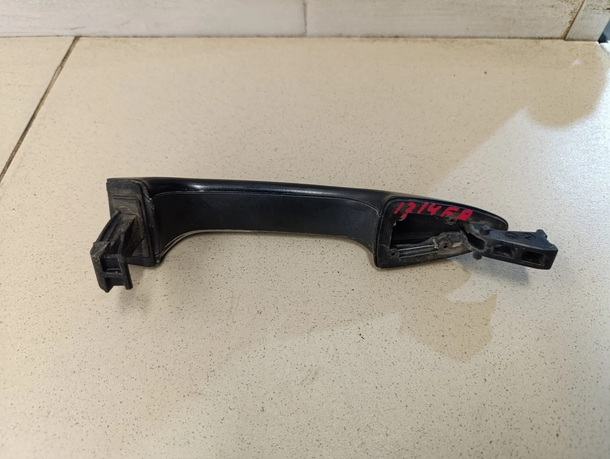 Ручка двери передней наружная правая Solaris 2010-2017