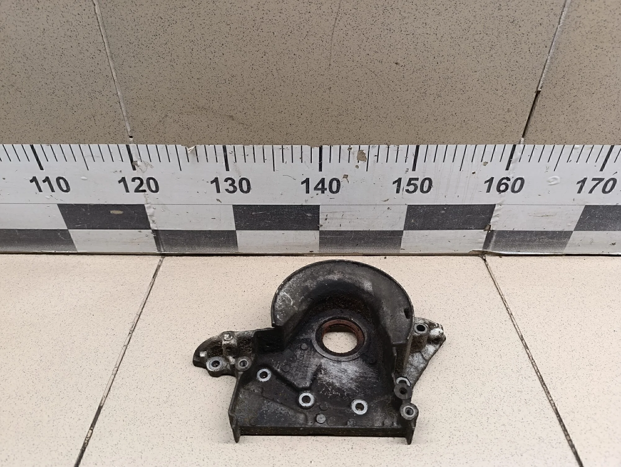 Крышка коленвала передняя Juke (F15) 2011>