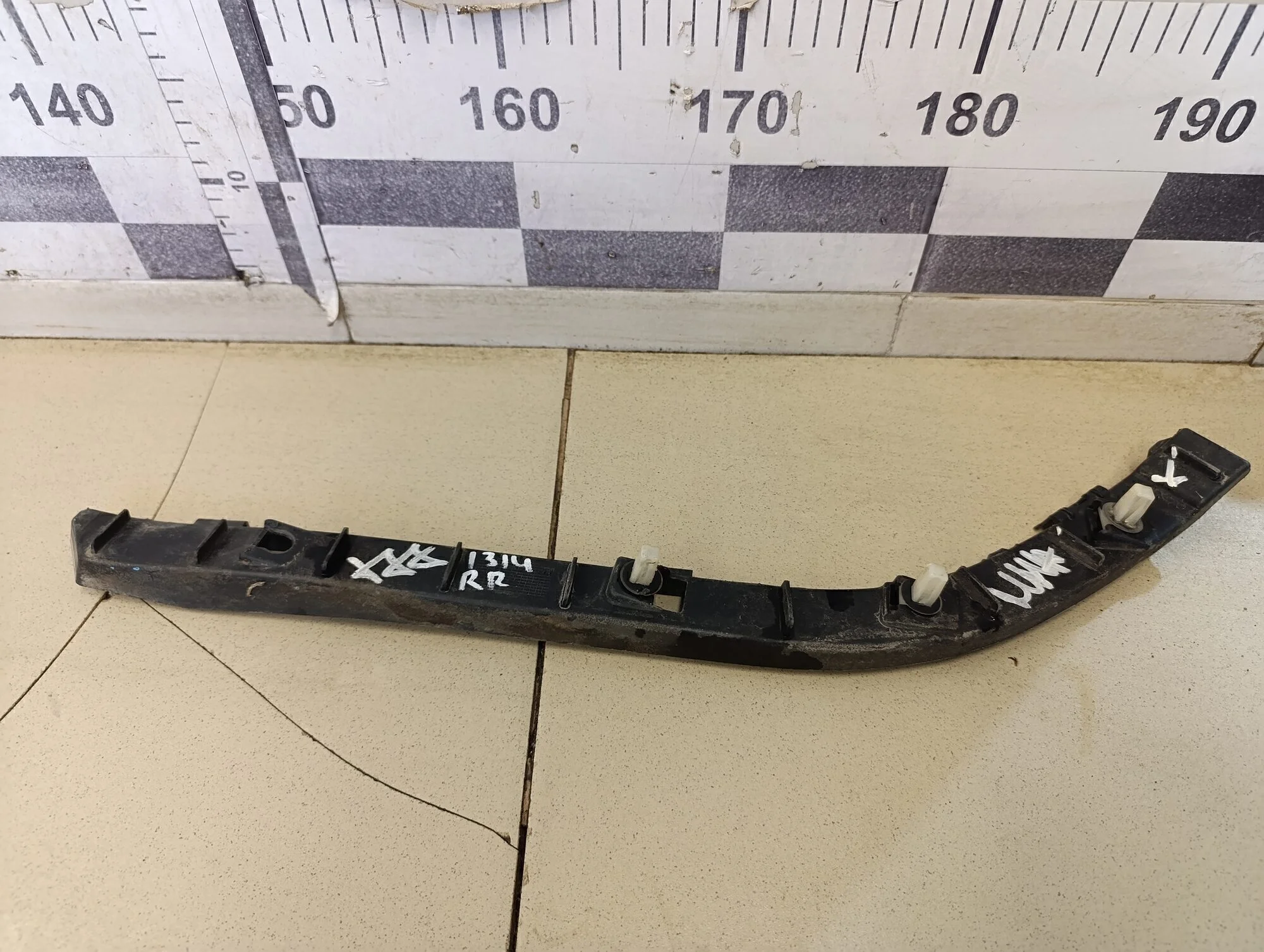 Направляющая заднего бампера правая Solaris 2010-2017