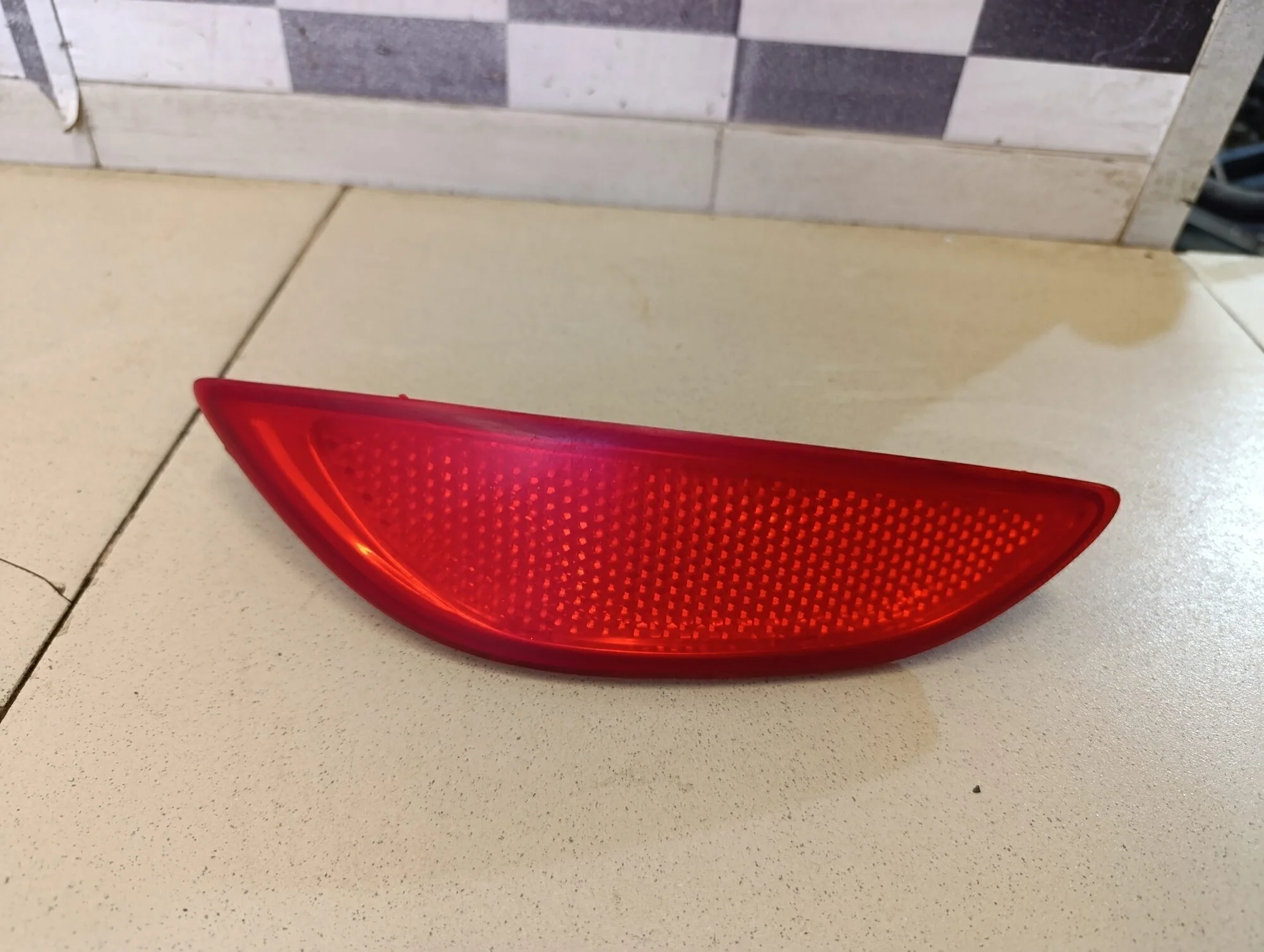 Отражатель в бампер задний левый Solaris 2010-2017