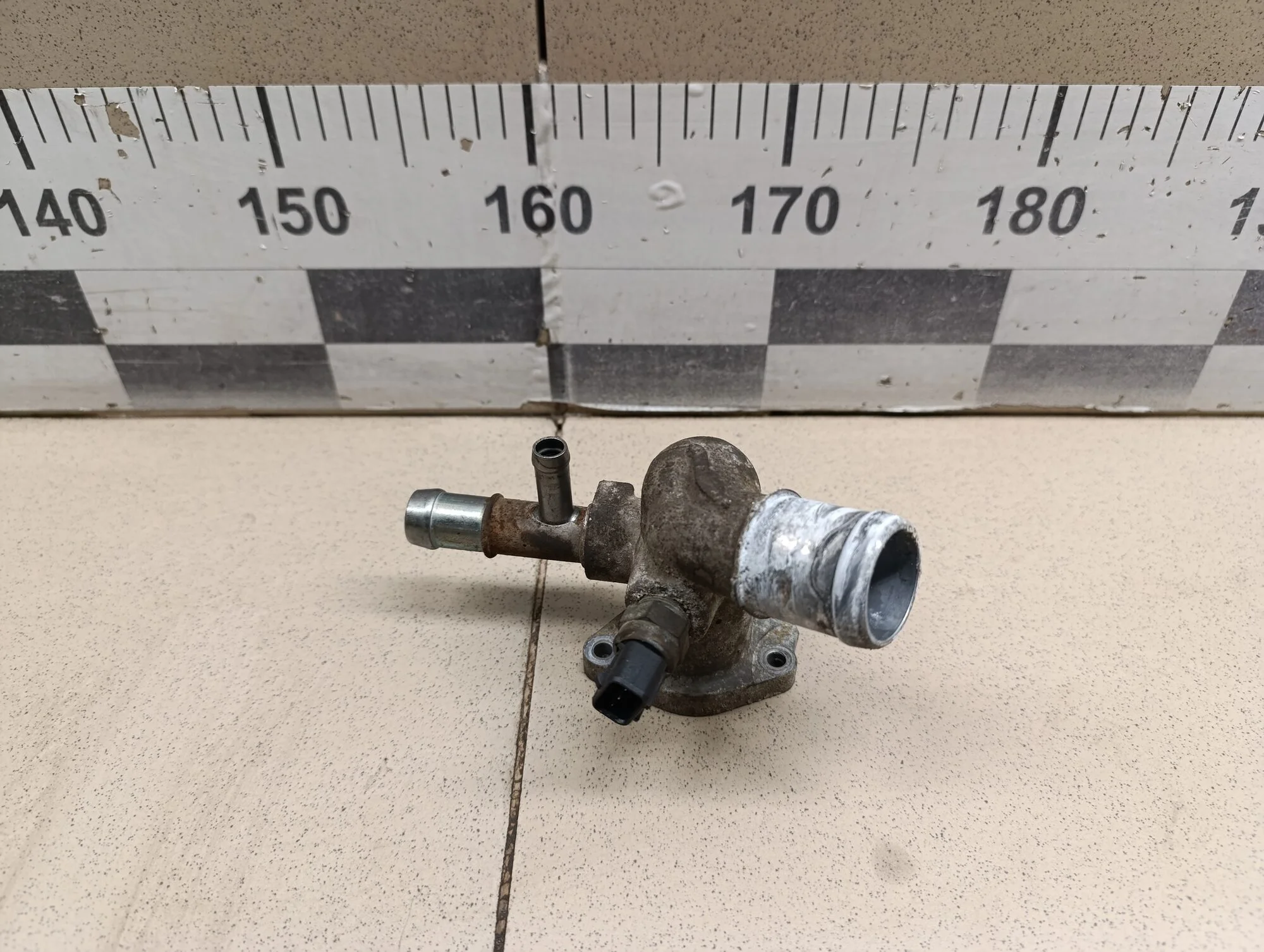 Фланец двигателя системы охлаждения Solaris 2010-2017