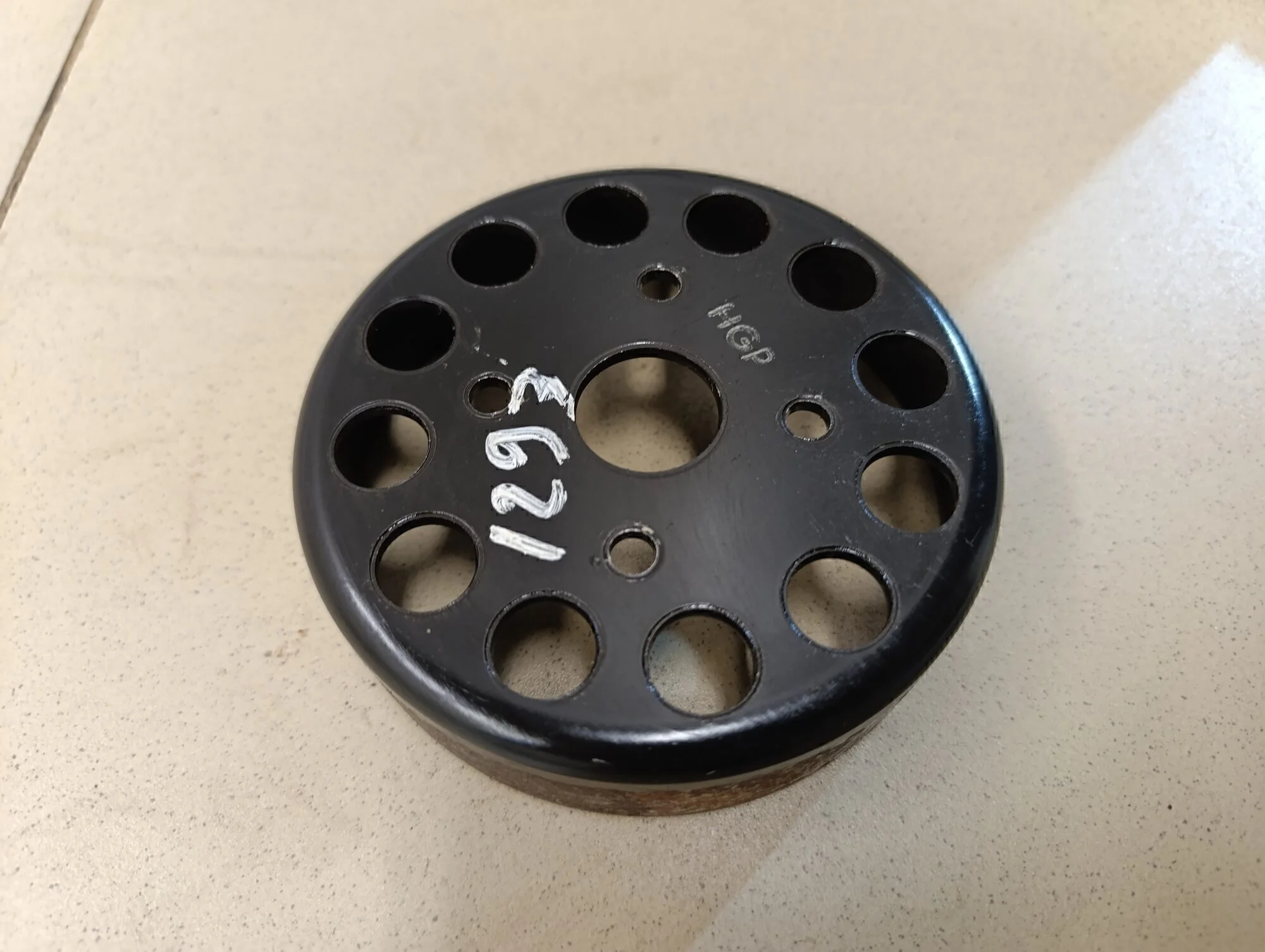 Шкив водяного насоса (помпы) Solaris 2010-2017